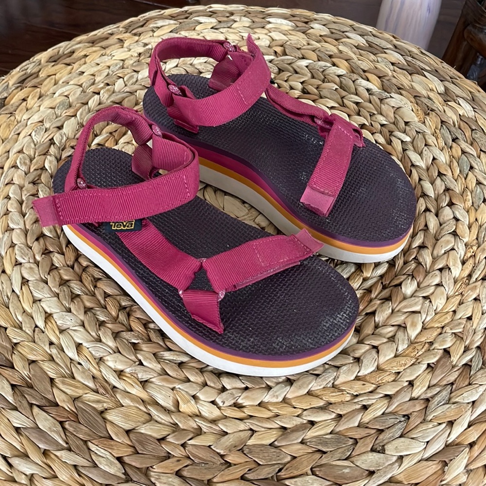 Pink Rainbow Flatforms